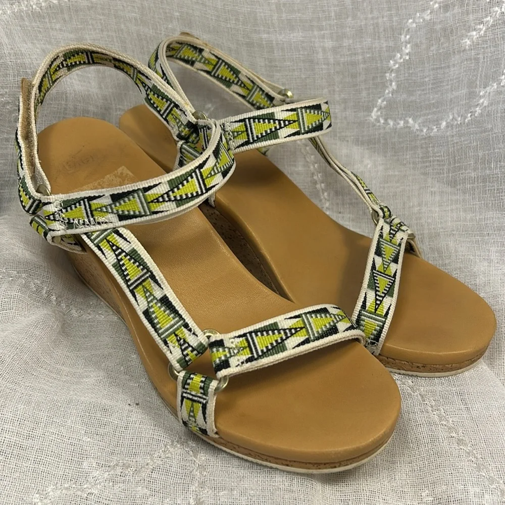 Teva almost NEW cork leather comfortable wedge sandal